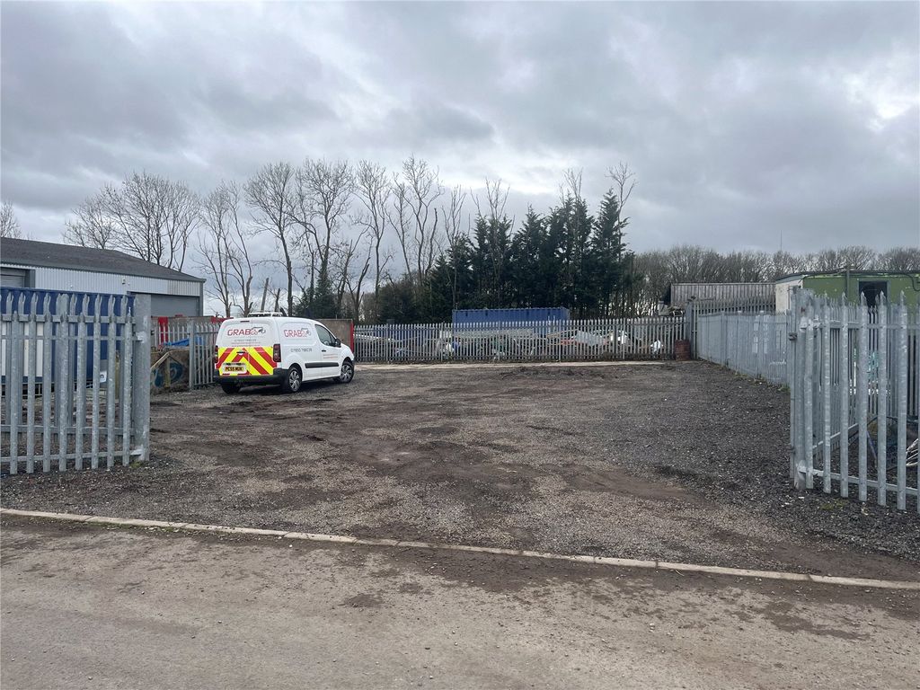 Property photo 3 of 5 Picture No. 04