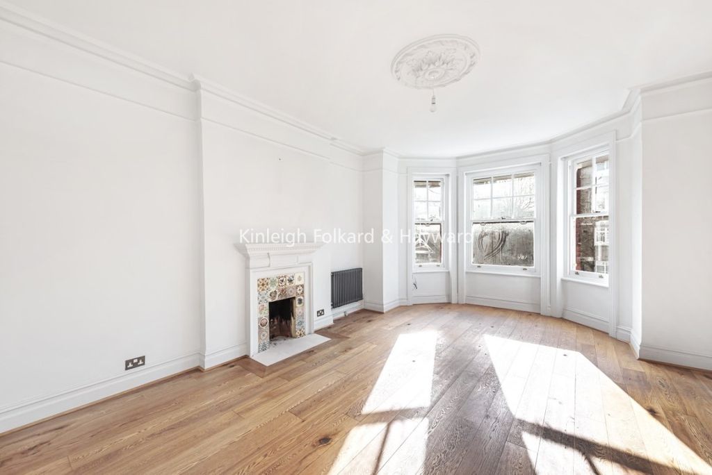 Property photo 2 of 9 0Fc7210E-16Ca-4Deb-8