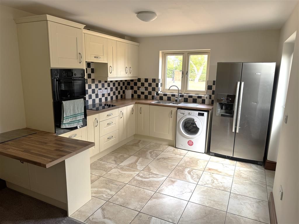 Property photo 1 of 6 Kitchen