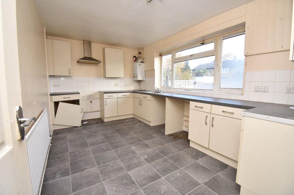 Property photo 2 of 13 Kitchen