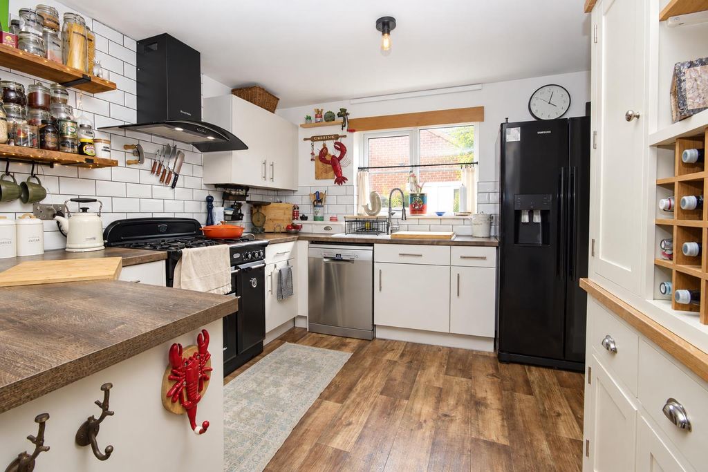 Property photo 2 of 27 1 (6).Png