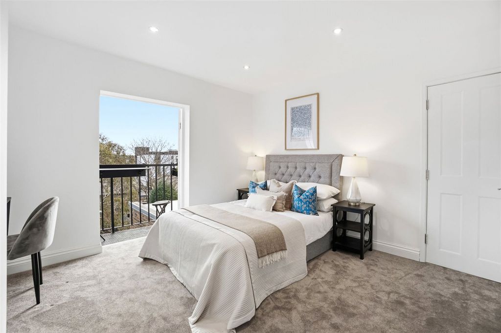 Property photo 2 of 13 Picture No. 29