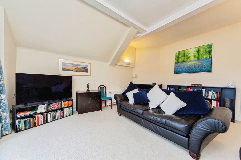 Property photo 3 of 17 Pbox-Img.Jpg