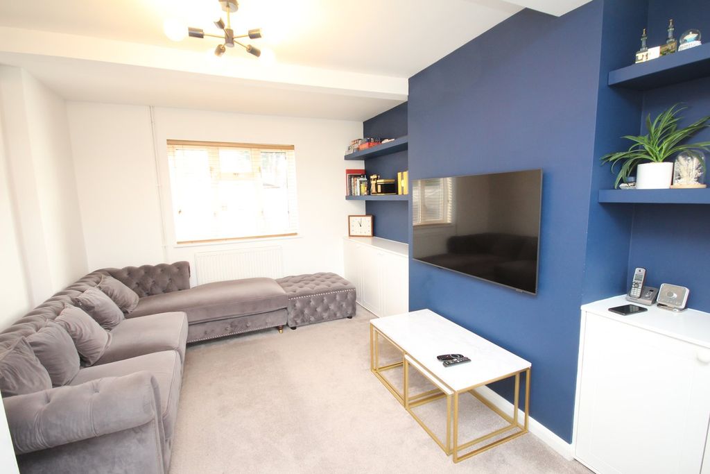 Property photo 2 of 13