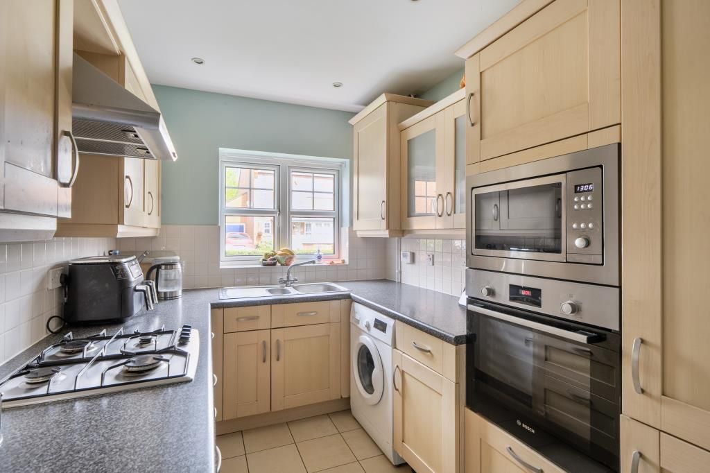 Property photo 2 of 21 Kitchen