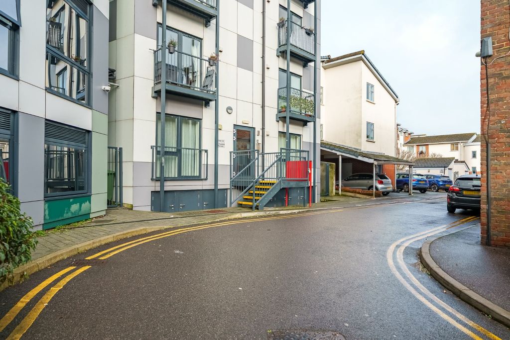 Property photo 1 of 12 4955001