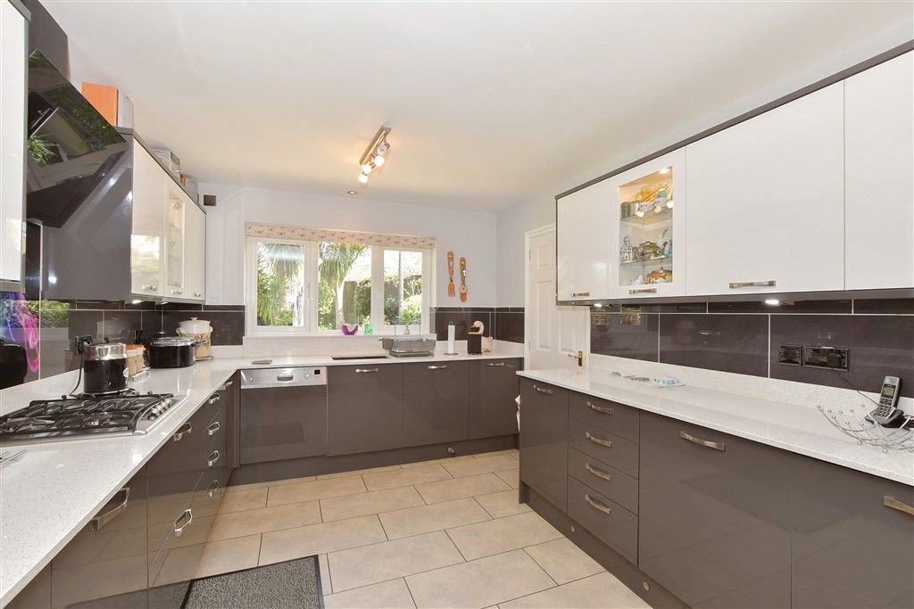 Property photo 3 of 15 Kitchen