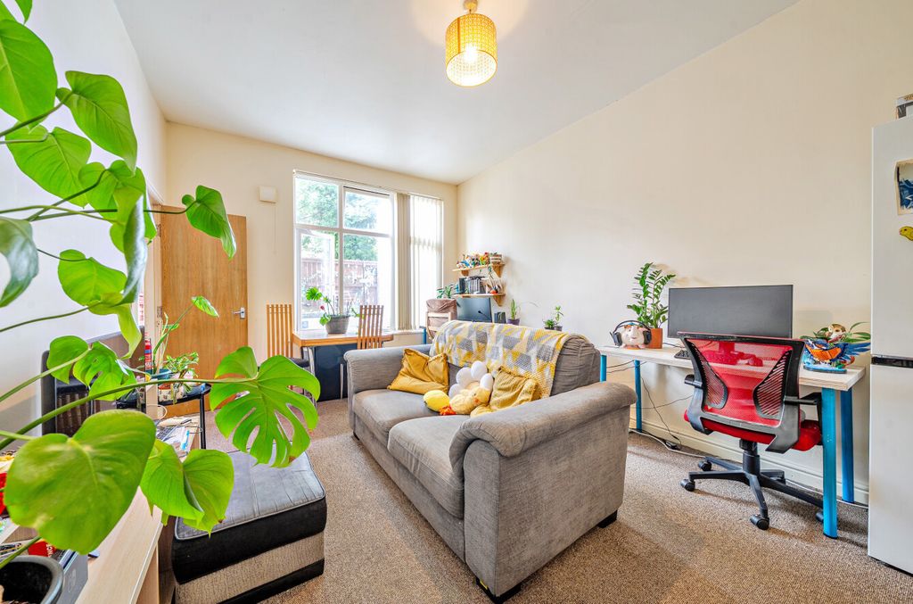 Property photo 1 of 10 1312493-2-68591c6...