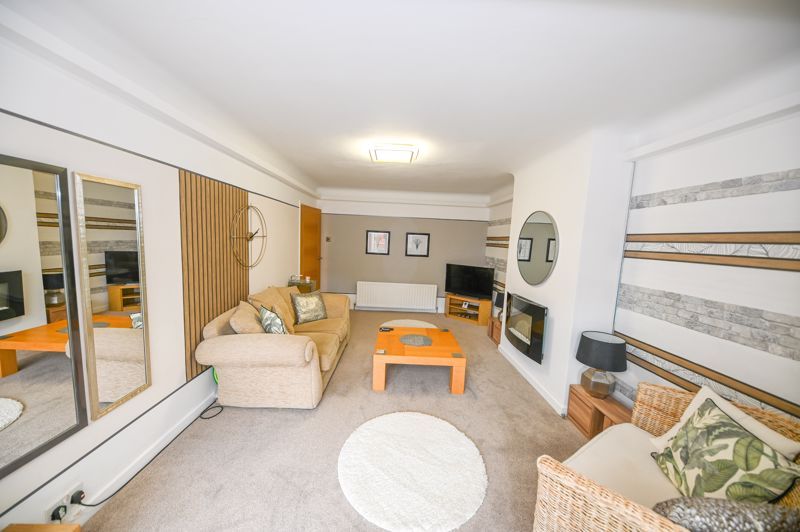 Property photo 3 of 14 Photo 6