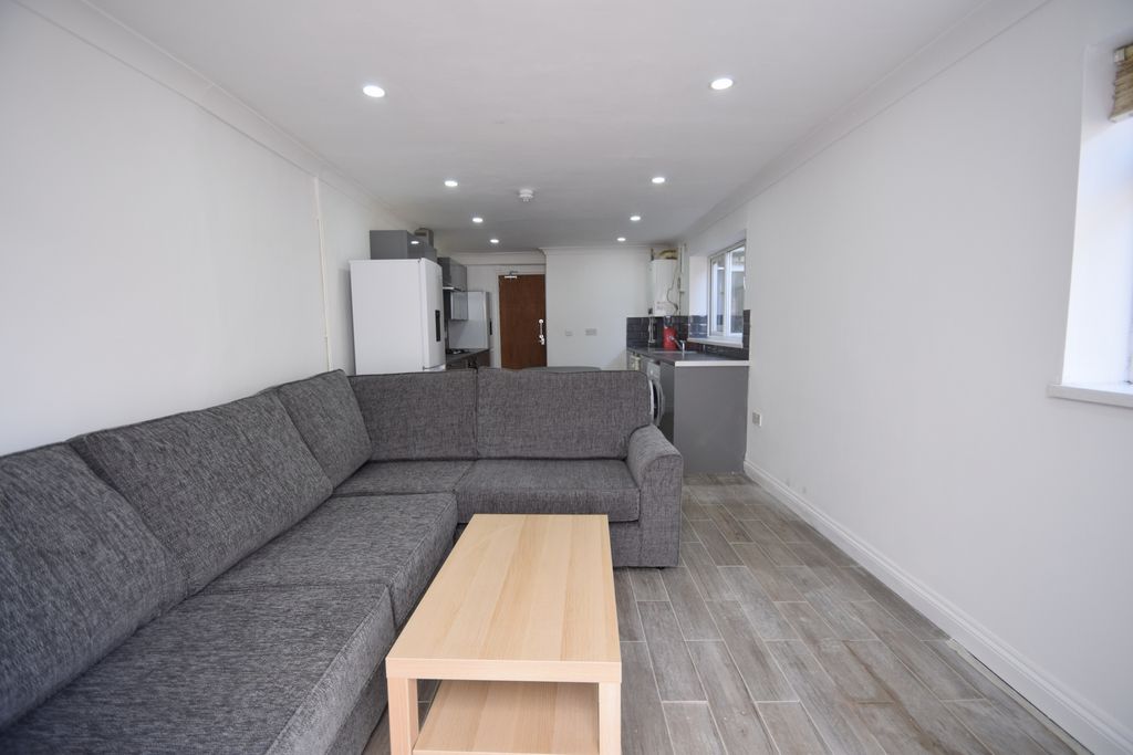 Property photo 2 of 12 Photo 2