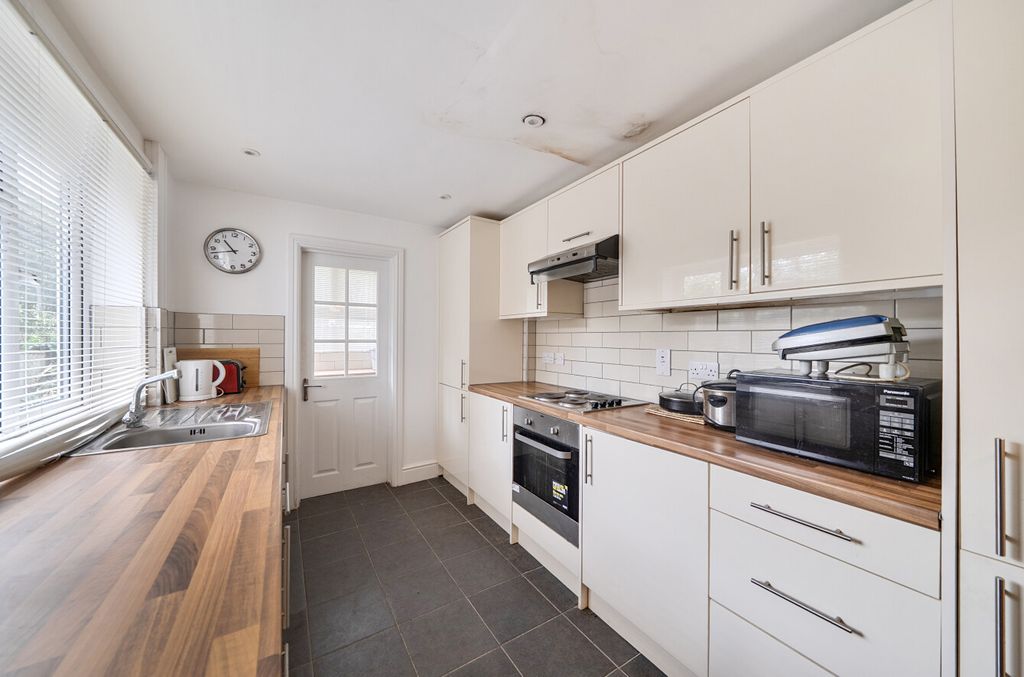 Property photo 3 of 13 Kitchen