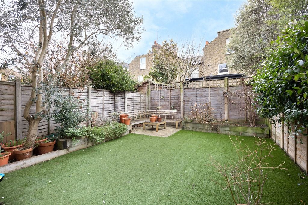 Property photo 3 of 9 Picture No. 06