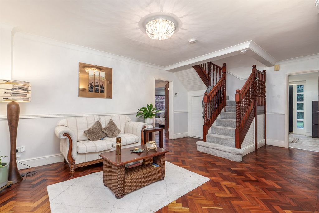 Property photo 2 of 18 Hall