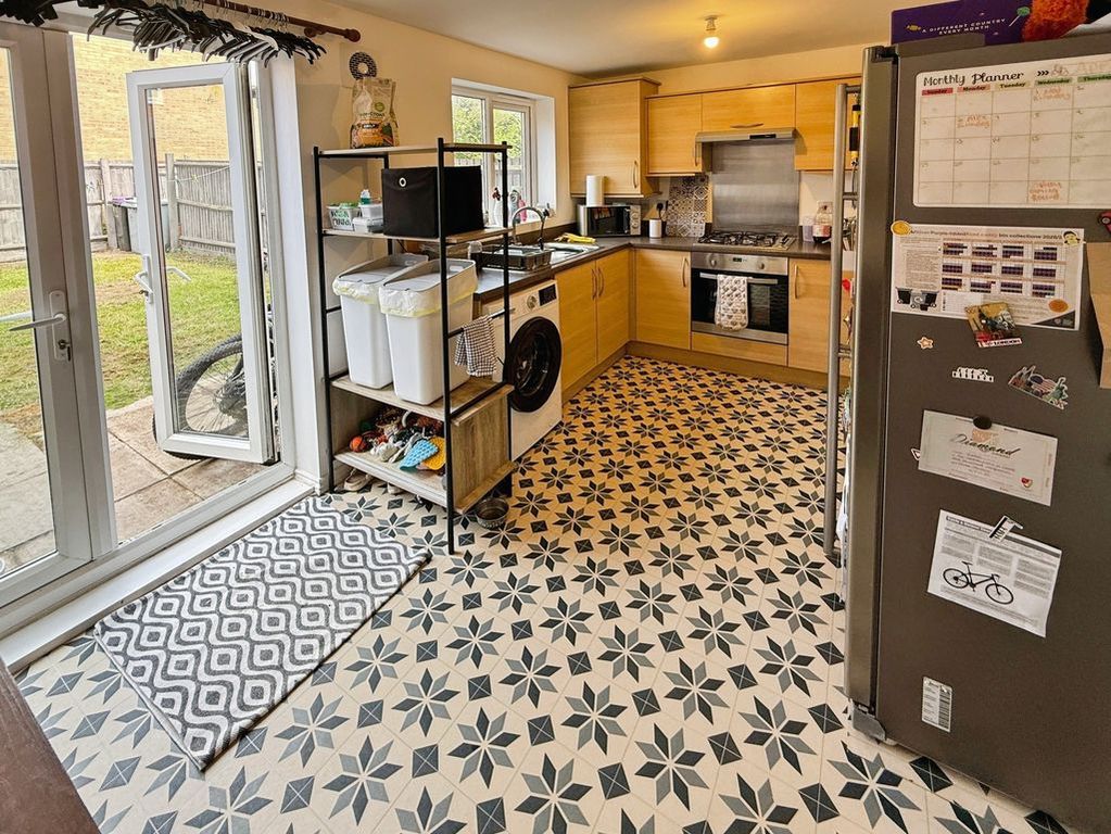 Property photo 3 of 10 Dining Kitchen