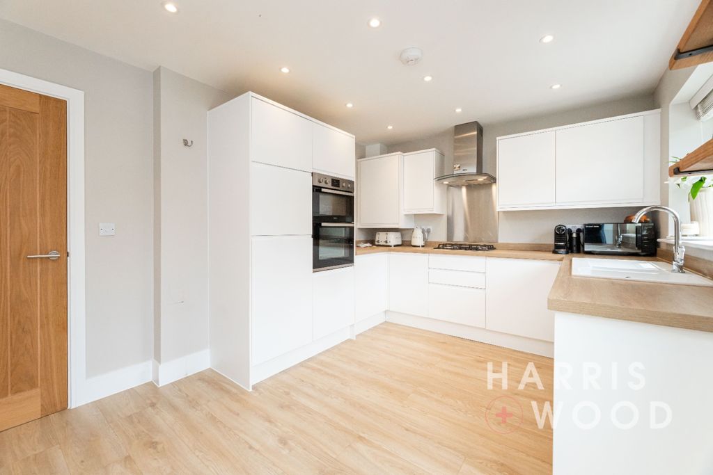 Property photo 2 of 22 4175565