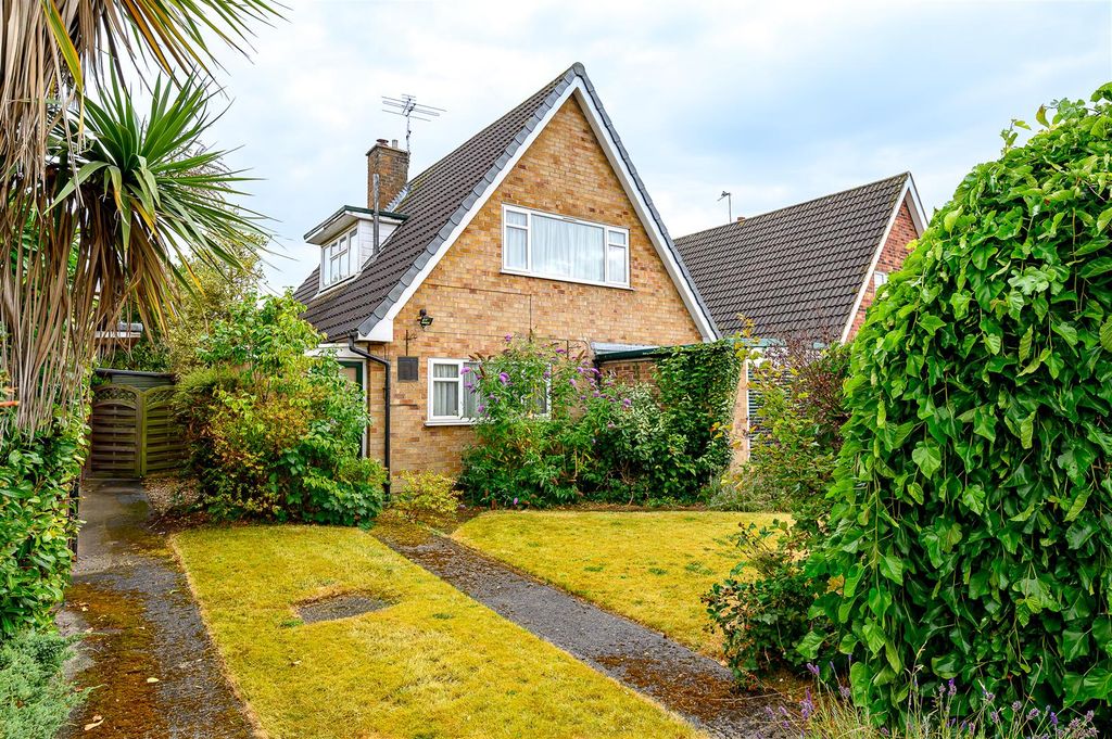 Property photo 1 of 15 External