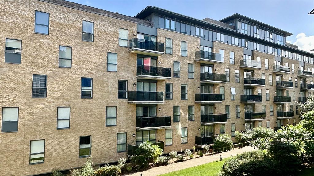 Property photo 1 of 32 208.Jpg