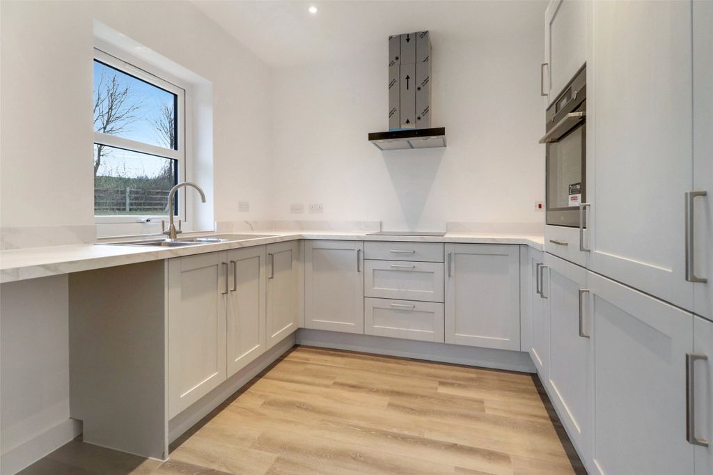 Property photo 3 of 12 Picture No. 19