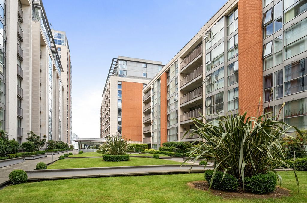 Property photo 1 of 14 1477195-1-6A28034...