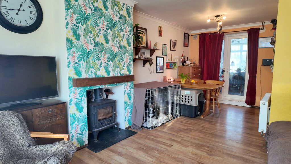 Property photo 2 of 16