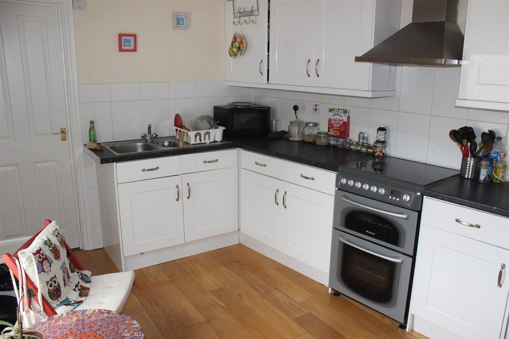 Property photo 3 of 6