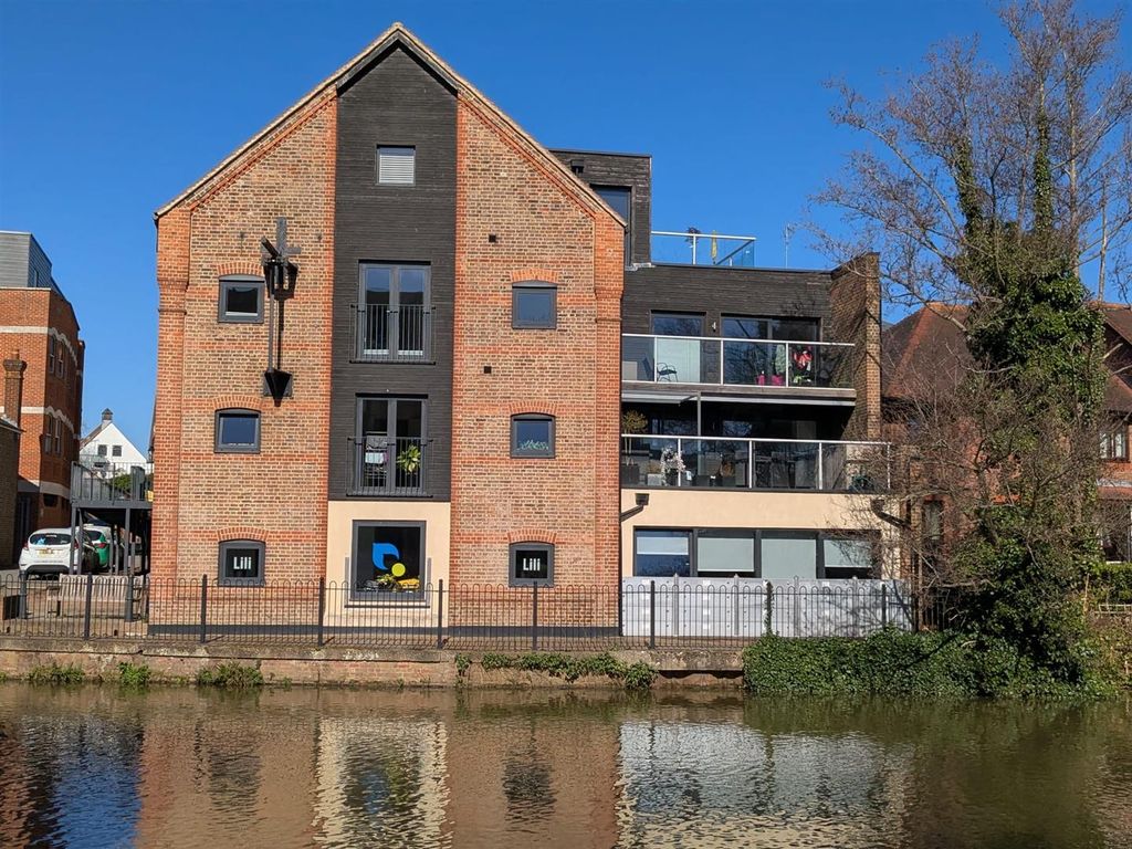 Property photo 1 of 18 d351c76c-c6E0-4115-8A20-5186273A70c4.Jpg