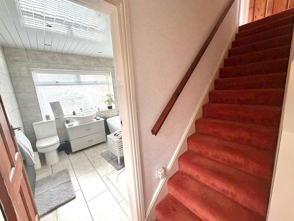 Property photo 2 of 17 Stairs