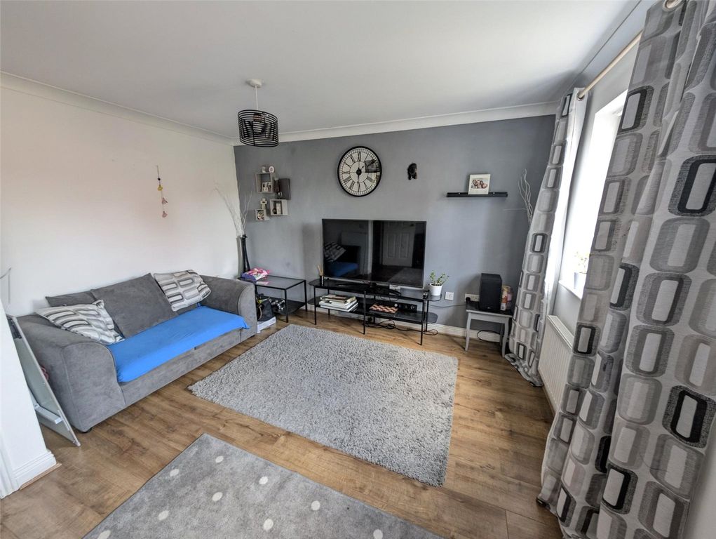 Property photo 2 of 16 Picture No. 32