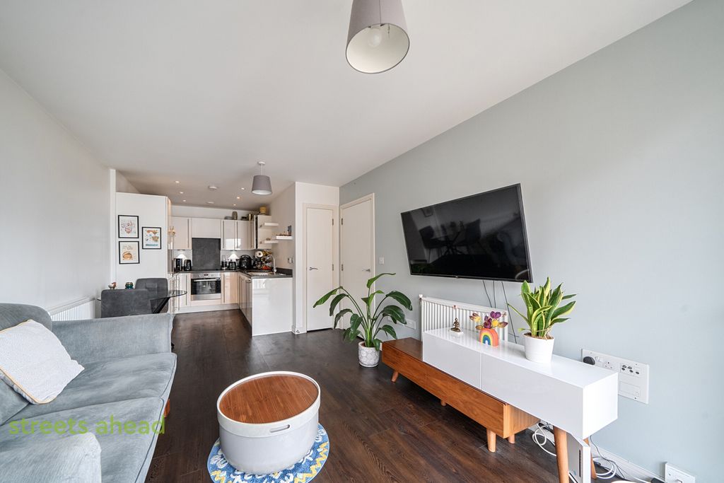 Property photo 1 of 14 Ab1A08F0-Fa32-406...