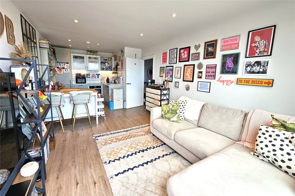 Property photo 3 of 12 Picture No. 06