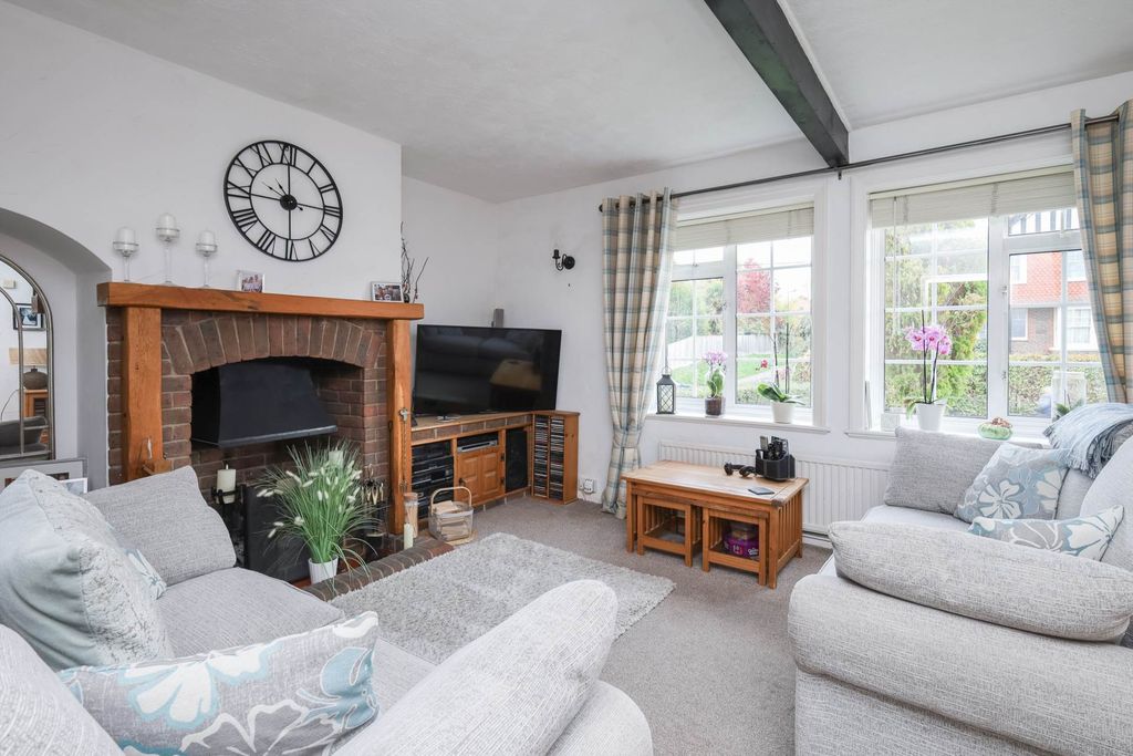 Property photo 3 of 17