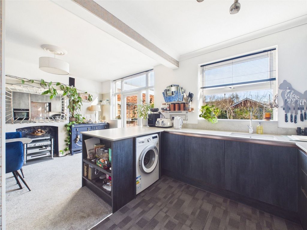 Property photo 2 of 16 Picture No. 12