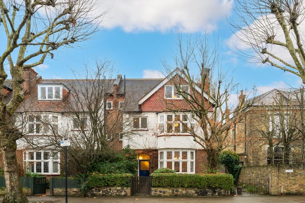 Property photo 1 of 19 Image