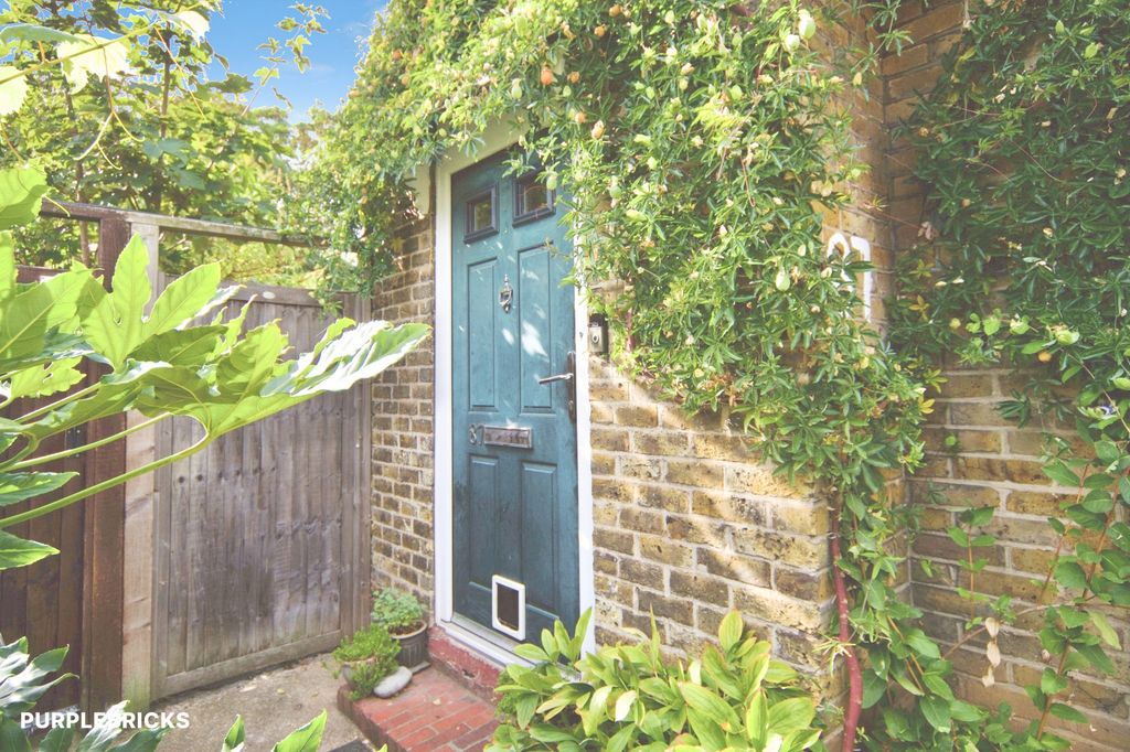 Property photo 3 of 25