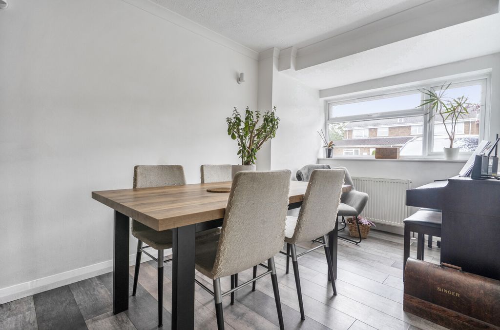 Property photo 3 of 12 14471831169E9Df660B490