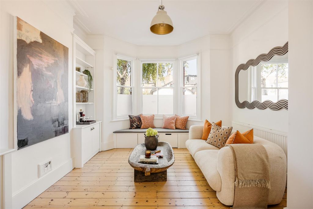 Property photo 3 of 38 Millfields Road, E5