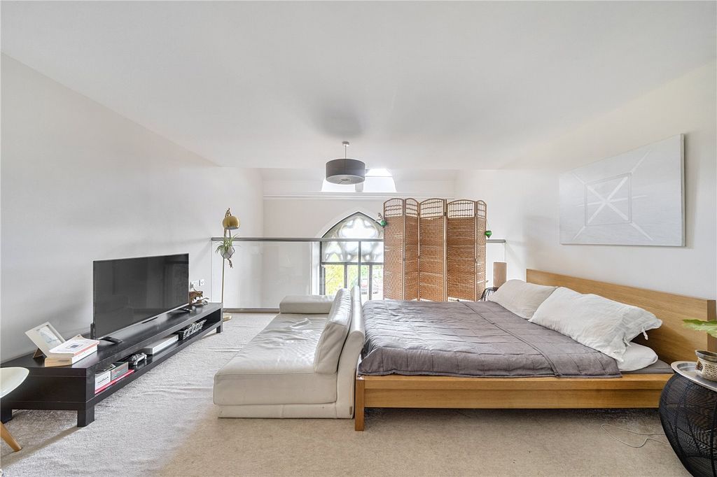 Property photo 2 of 18 Picture No. 10