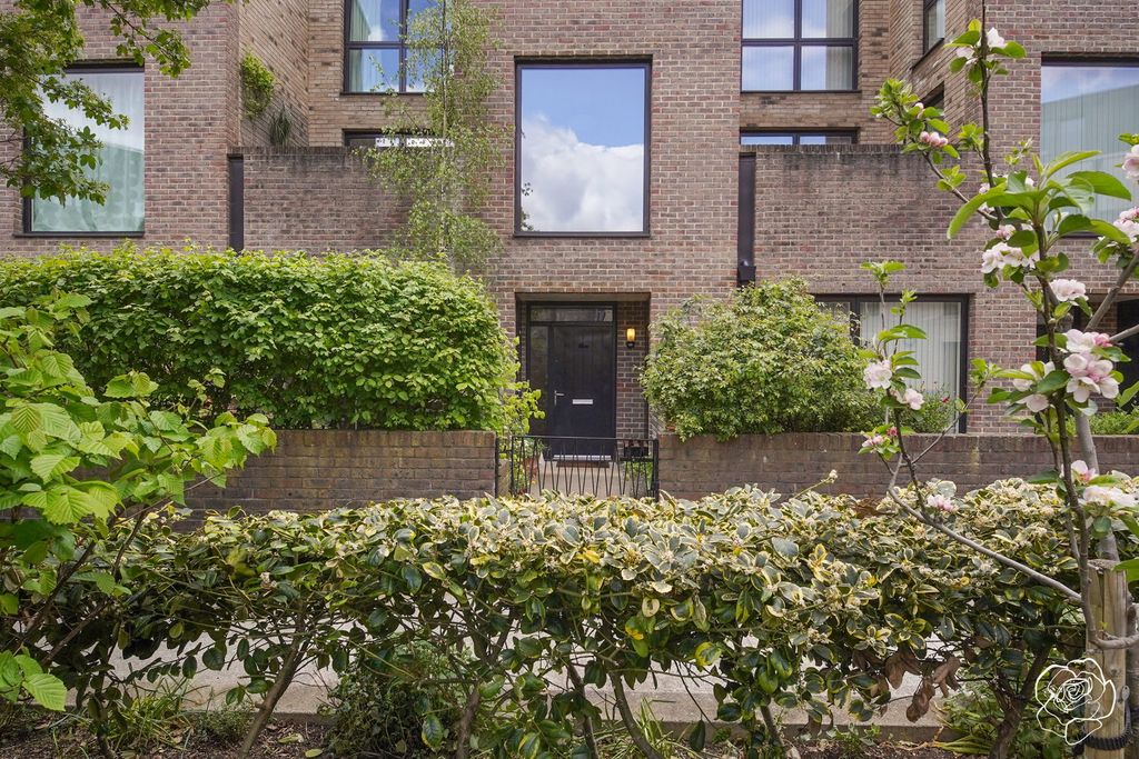 Property photo 1 of 35