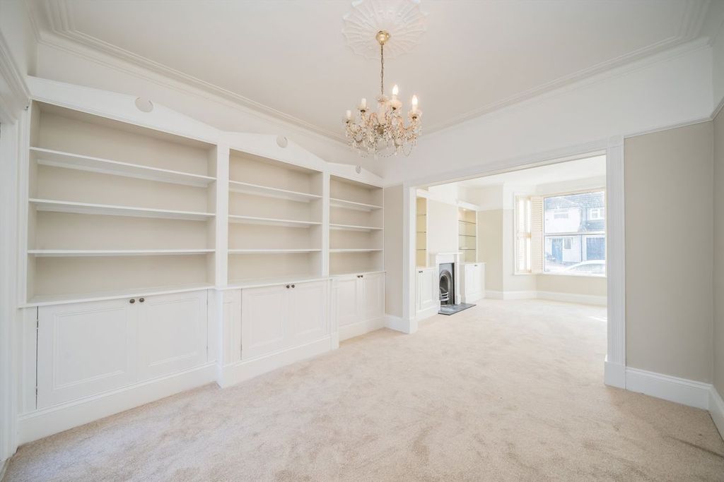 Property photo 3 of 7