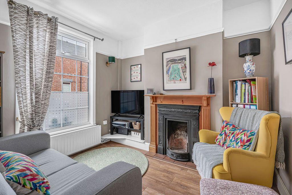 Property photo 3 of 9 Photo 2