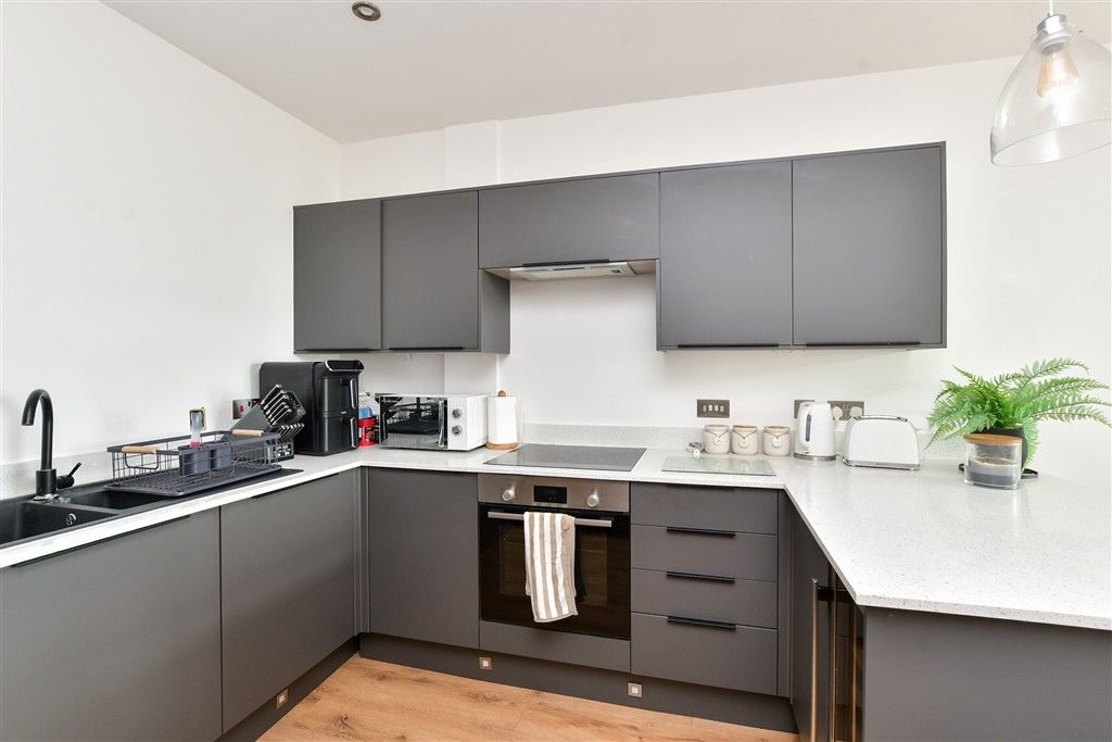 Property photo 2 of 8 Kitchen