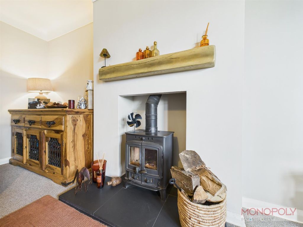 Property photo 3 of 22 Cam01943G0-Pr0562-Still003.Jpg