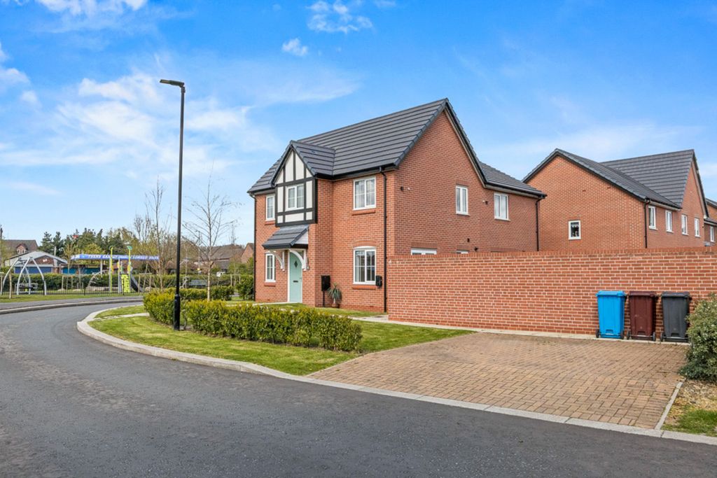 Property photo 3 of 27