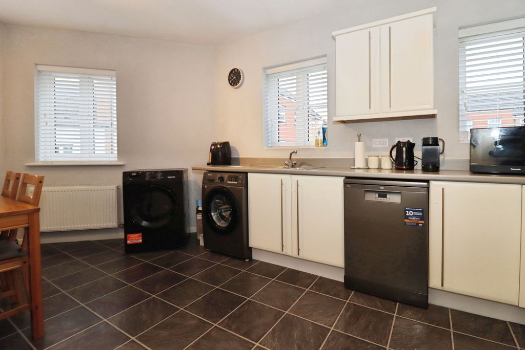 Property photo 2 of 11 Pbox-Img.Jpg