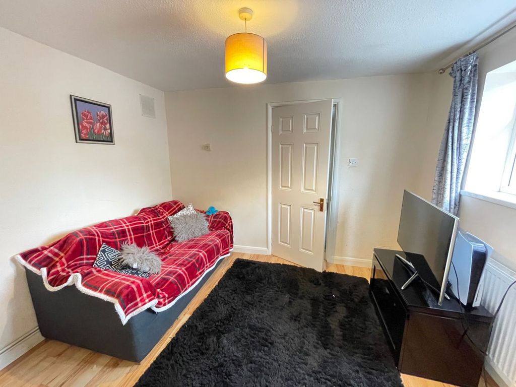 Property photo 2 of 4