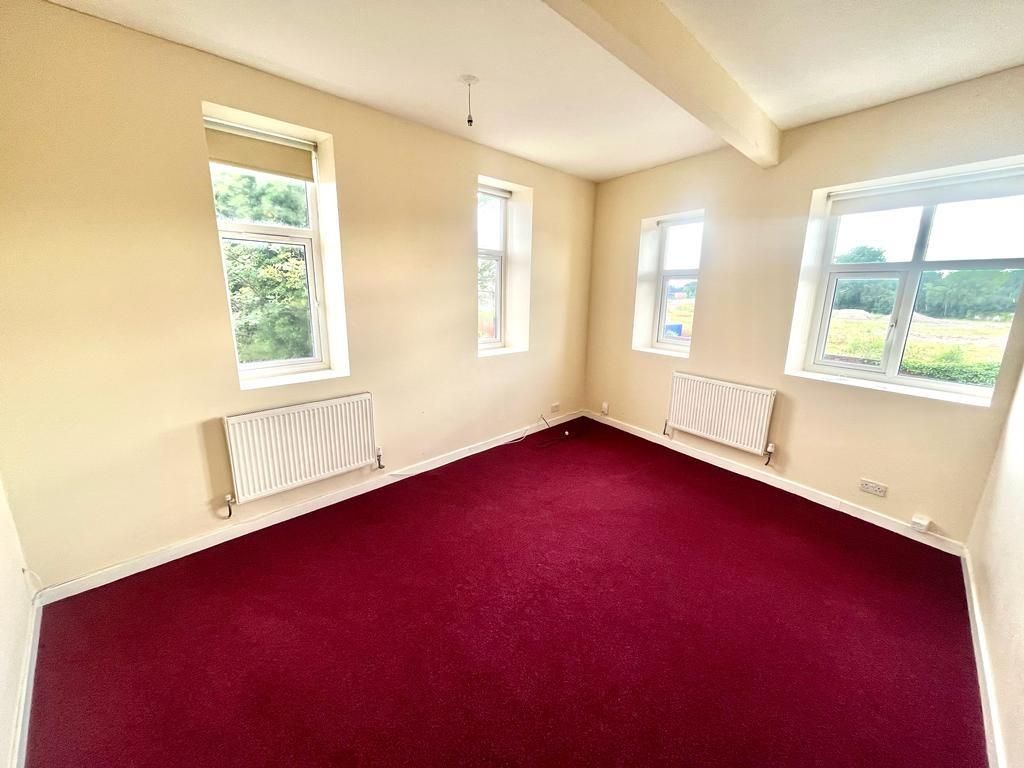 Property photo 2 of 8 Image