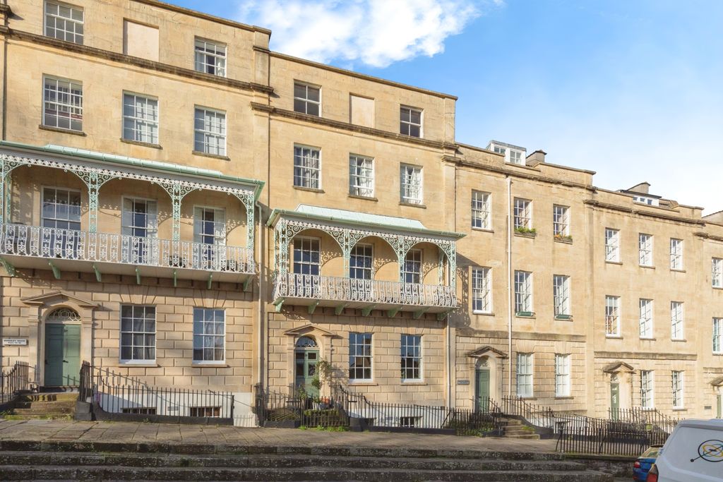 Property photo 1 of 21 Facade