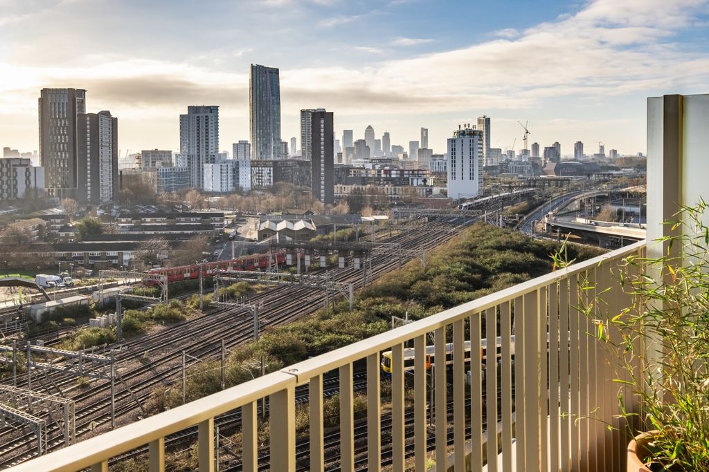 Property photo 3 of 14 Flat69Â€“Sandhu-Bui...