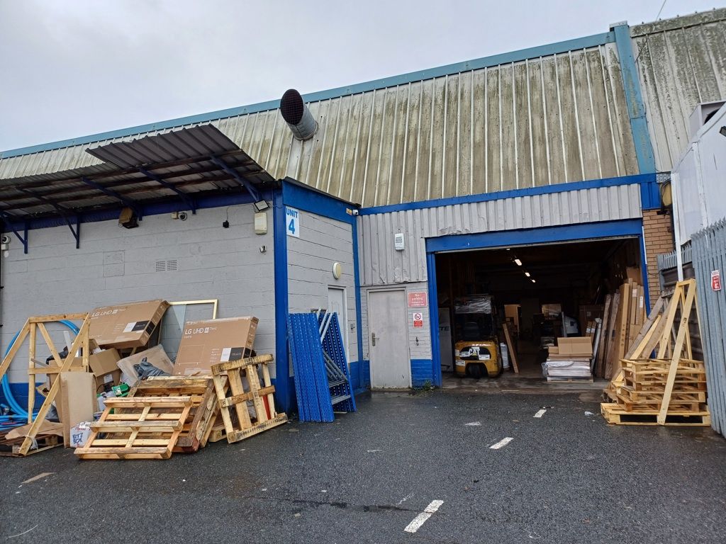 Property photo 1 of 6 Photo 5