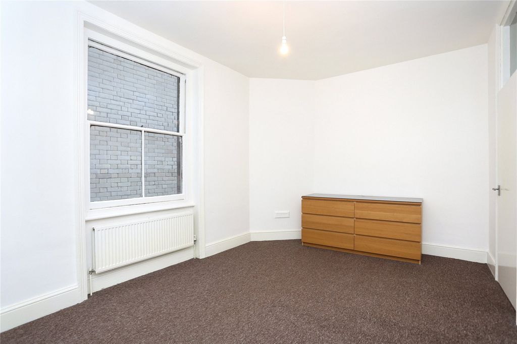 Property photo 2 of 9 Picture No. 04